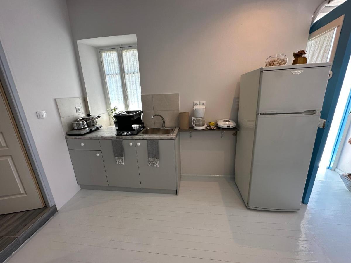 Brinia Cosy Apartment Poros Town Exterior foto